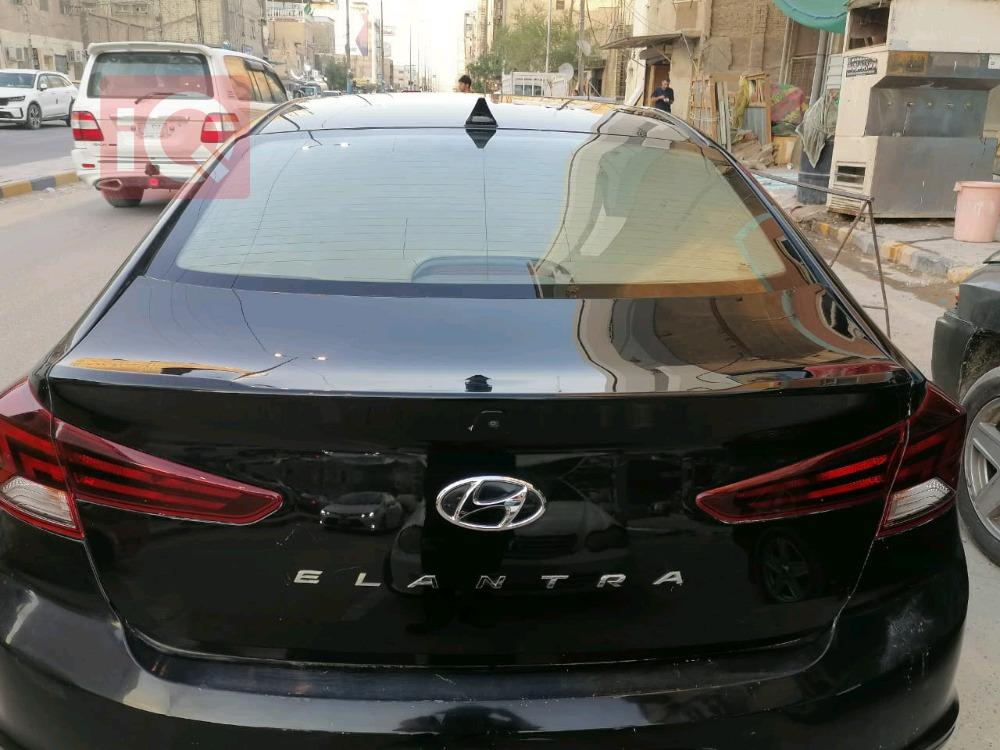 هیوندای ئەلەنترا